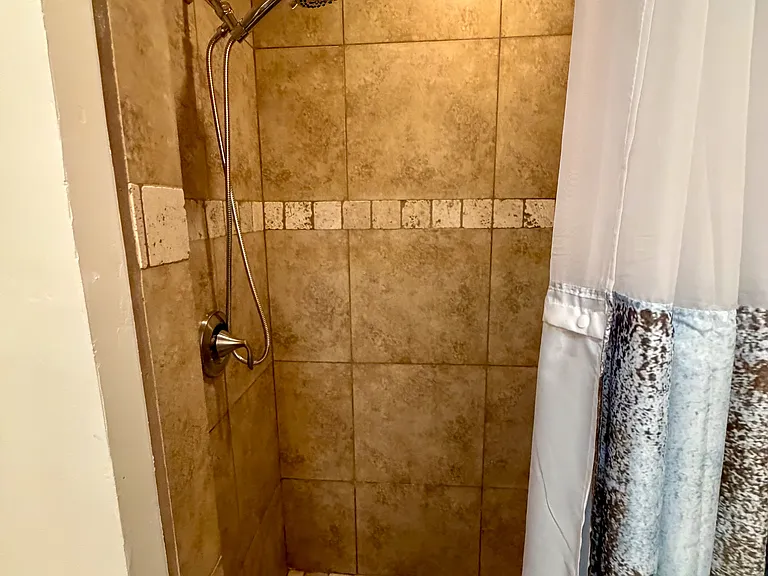 1131 E Virginia Ave — Photo 22