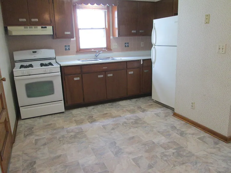 3944 Liberty St — Photo 5