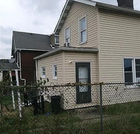 2nd image of 632 S 5th St