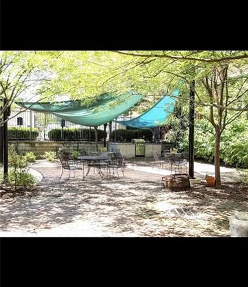 4242 Laclede Ave #108 — Photo 31