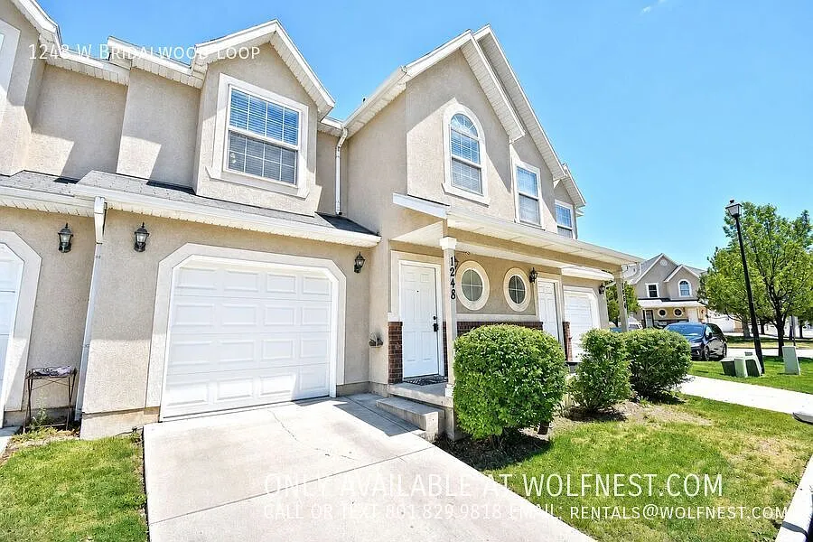 3 bed, 2.5 bath, 1450 sqft, $1,795 — Photo 2