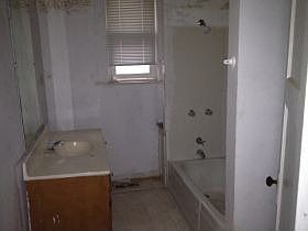 5th image of 411 S Ellis St