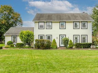 16 Grey Fawn, Pittsford, NY 14534