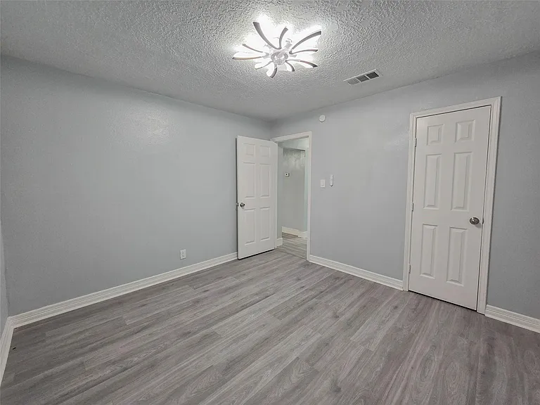 7007 Bellaire Blvd — Photo 16