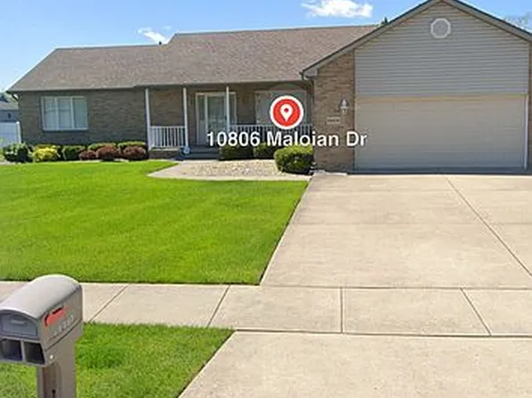 10806 Maloian Dr, Saint John, IN 46373