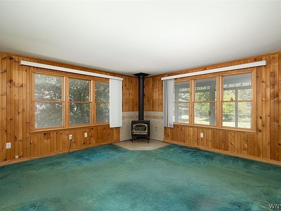 4th image of 1827 Maxon Rd