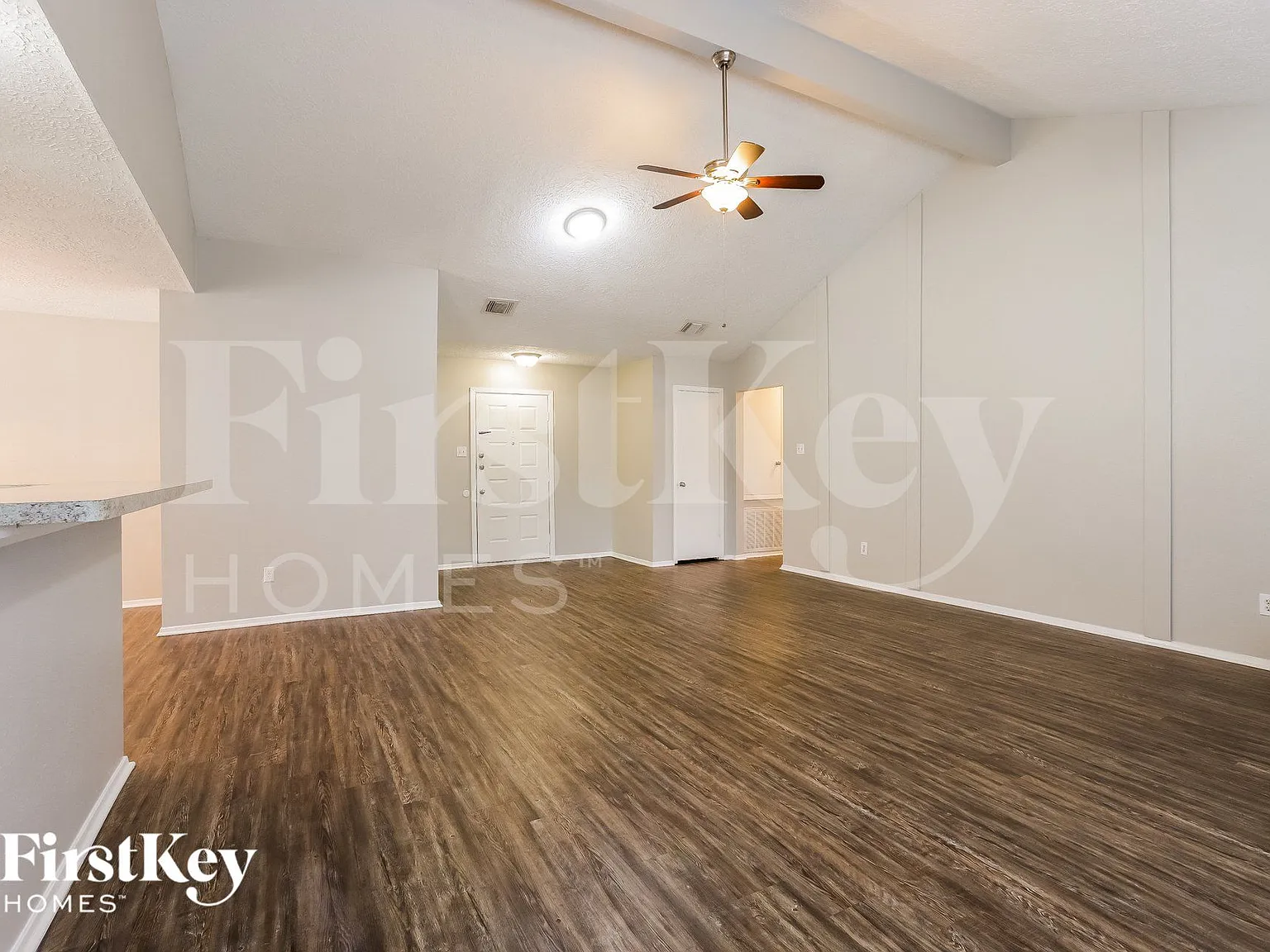 3 bed, 2.0 bath, 1636 sqft, $1,985 — Photo 4