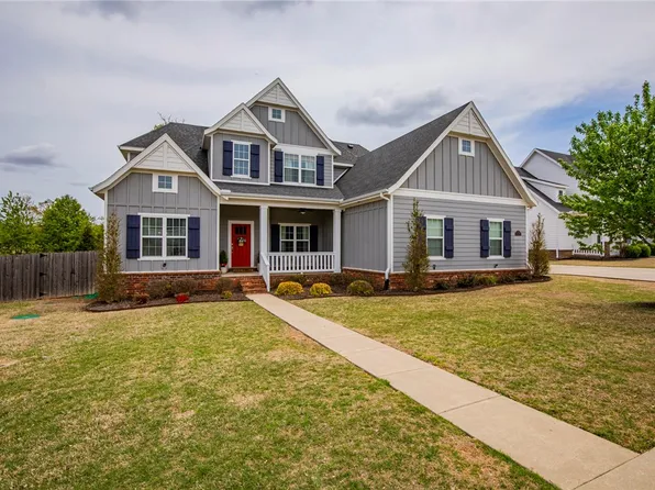 650 Kensington St, Cave Springs, AR 72718