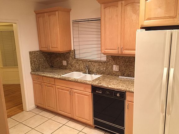 4th image of 6212 Farmdale Ave