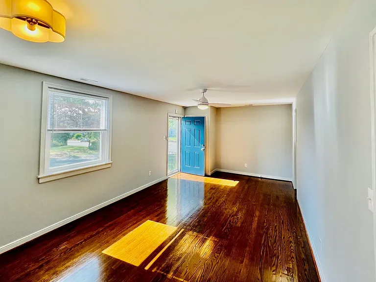 1665 Westhill Rd — Photo 2
