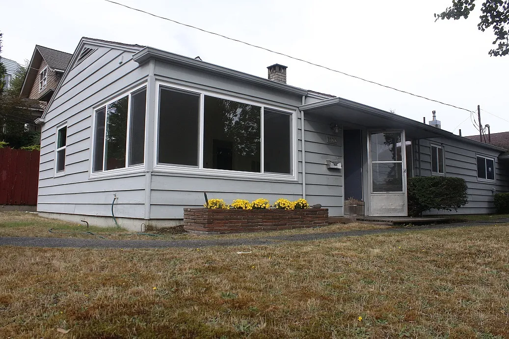 Sunnyside Triplex — Photo 1