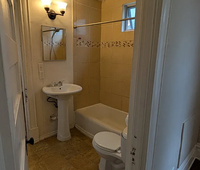 1326 Monroe St NE #1 — Photo 16