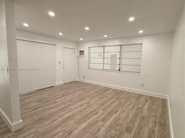 16890 NE 21st Ave APT 9, North Miami Beach, FL 33162