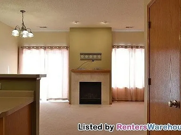 7580 Derby Ln — Photo 4