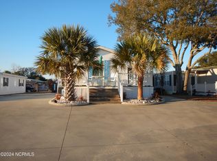320 Snow Goose Ln, Newport, NC 28570