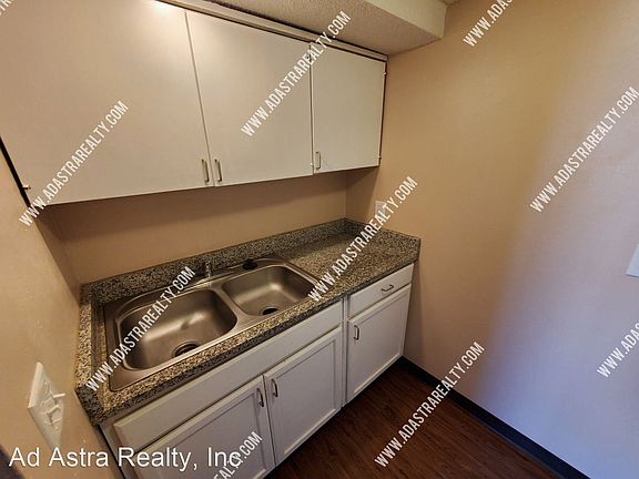 4th image of 146 S Neconi Ave APT 4