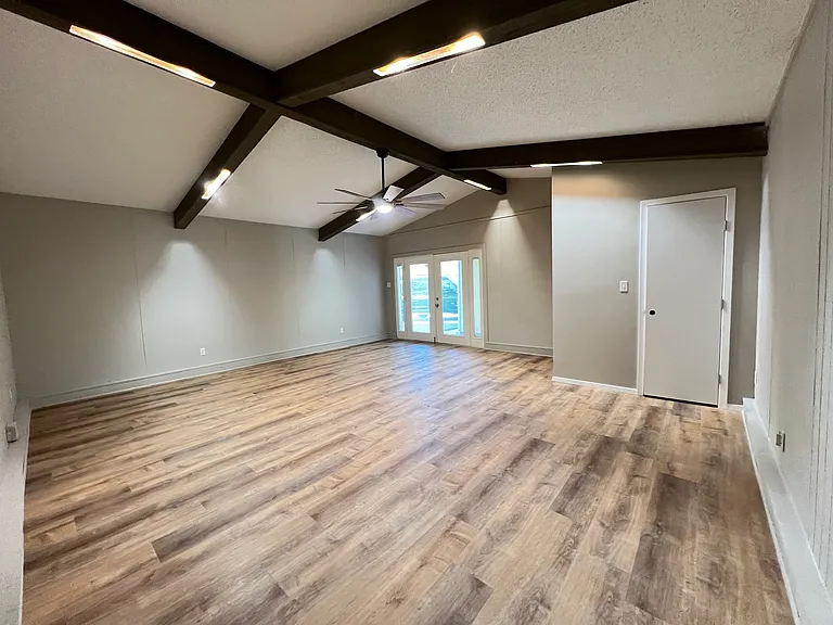 2102 Richwood Dr — Photo 12