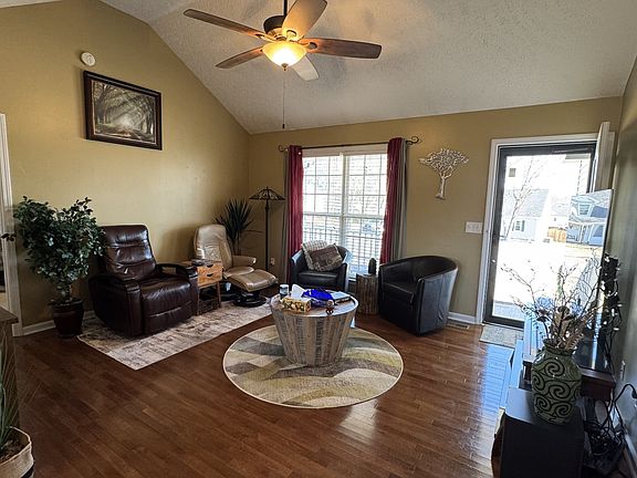 3rd image of 119 Whispering Water Ct
