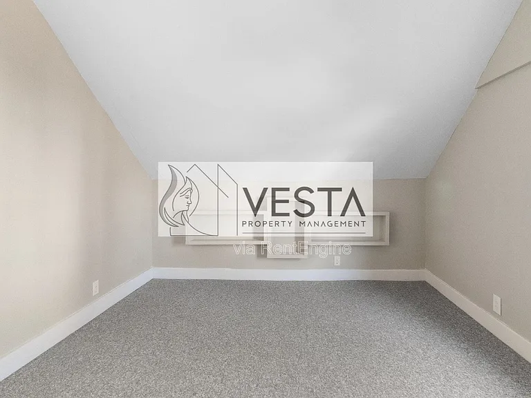 555 Baldwin Ave — Photo 20