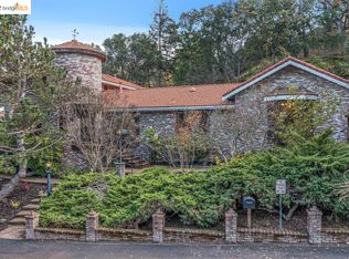 3401 Shangri La Rd, Lafayette, CA 94549