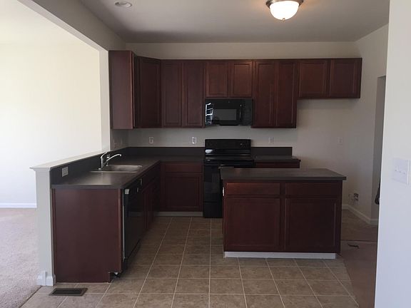 3rd image of 4457 Elmwood Dr