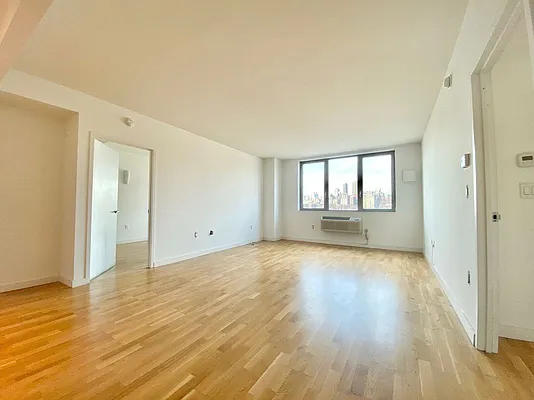 Rented by Astoria Realty | media 1