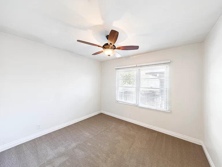 206 S Center St #A — Photo 17