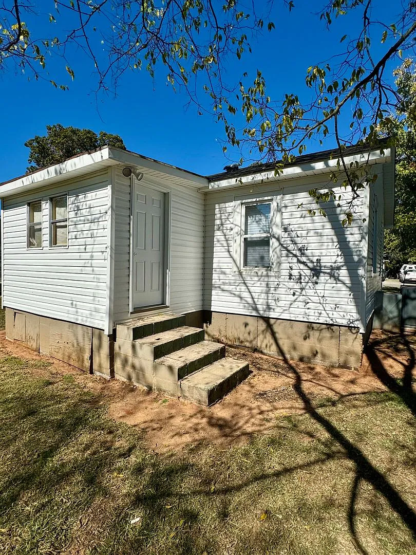 Cute home near Athens State University! — Photo 2