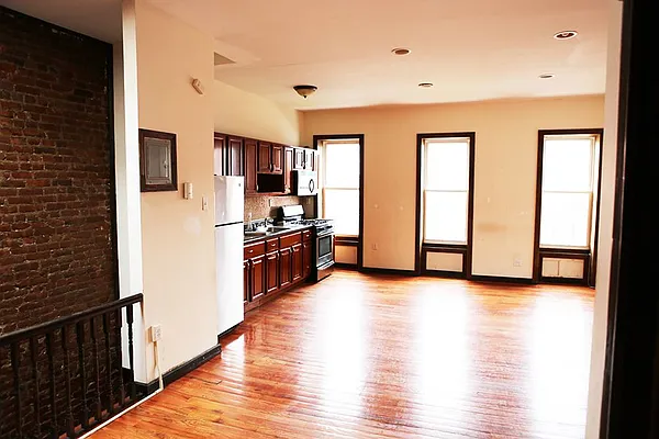 Rented by Chris Stewart, LREB | media 8