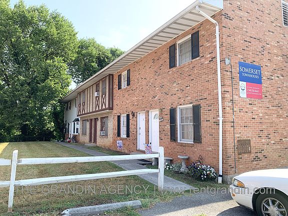 2nd image of 1713 Roanoke Ave SW APT 3