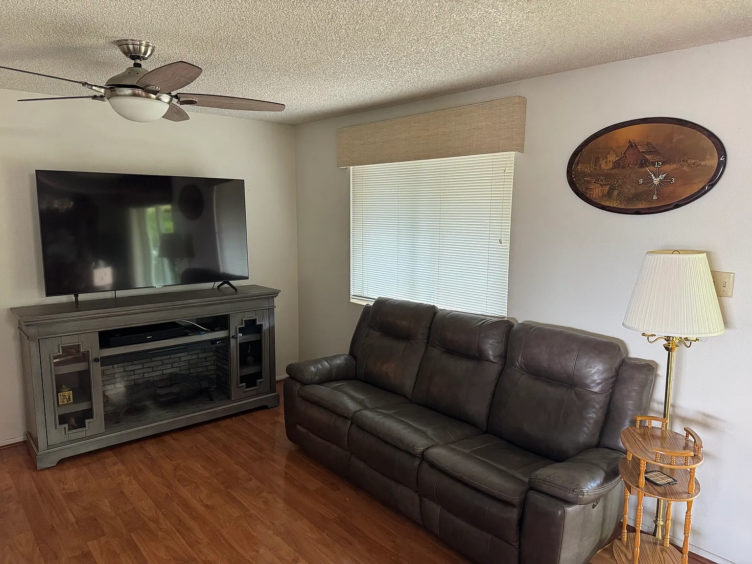 2 bed, 1366 sqft, $2,200 — Photo 3