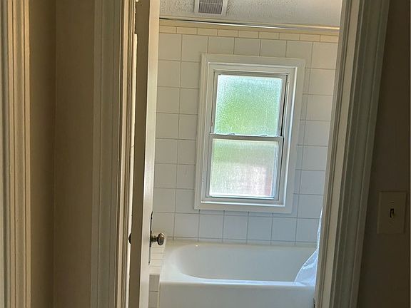 3rd image of 3381 Sutton Rd
