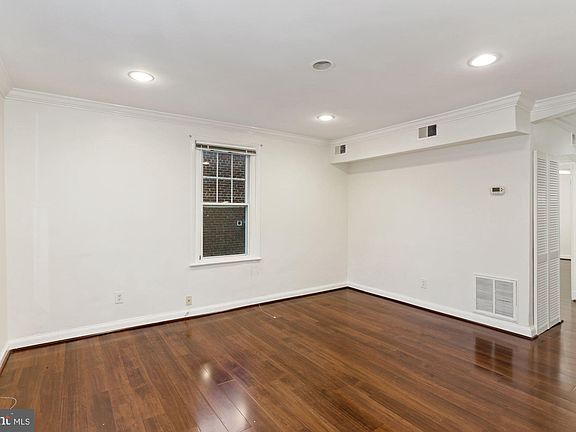 4th image of 2828 Buena Vista Ter SE APT 4