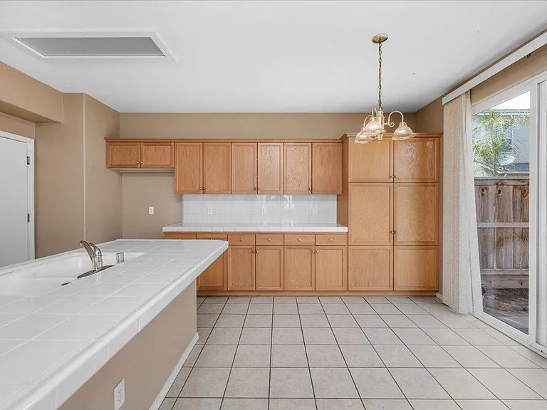 1709 Glen Dunbar Ln — Photo 11