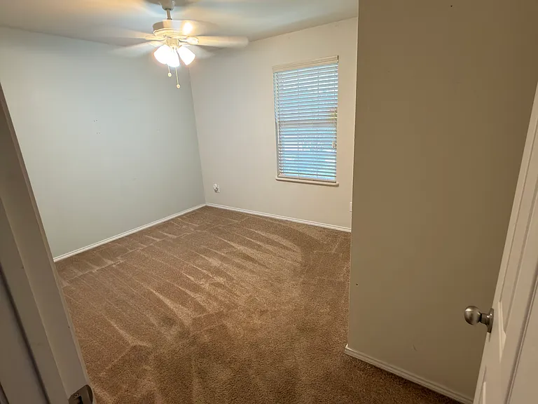 916 Rivers Creek Ln — Photo 9