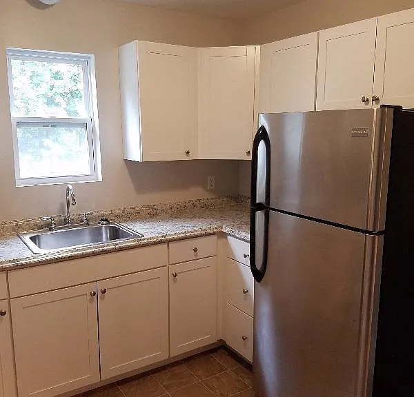 Farmington House Apartments — Photo 1