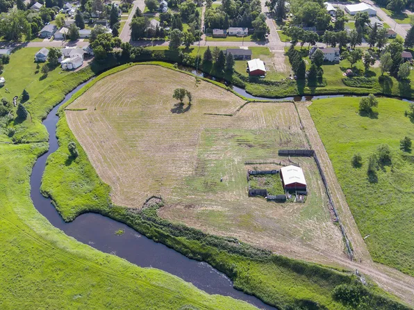 501 Jennings Ave, Center, ND 58530