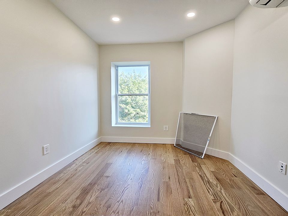 1st image of 235 Lexington Ave APT 1A