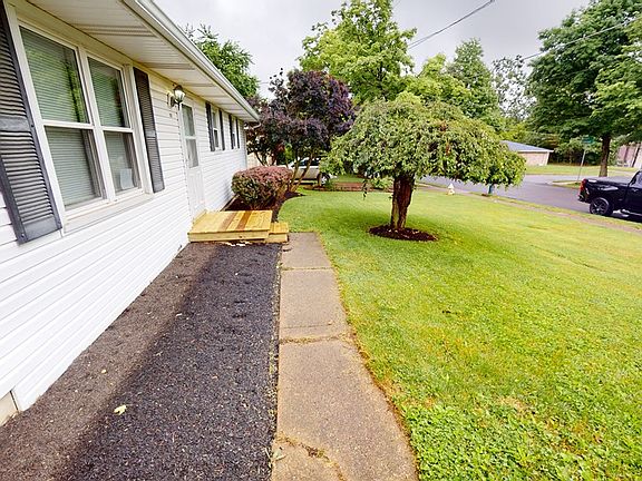 2nd image of 393 Grandridge Ave