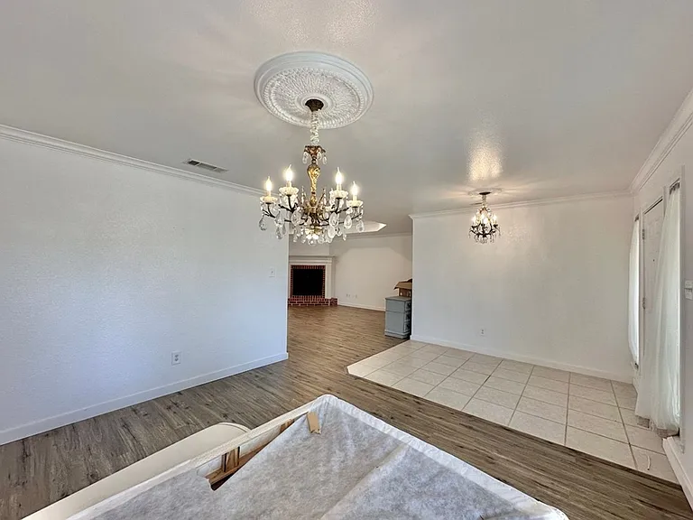10191 FM 607 N — Photo 11