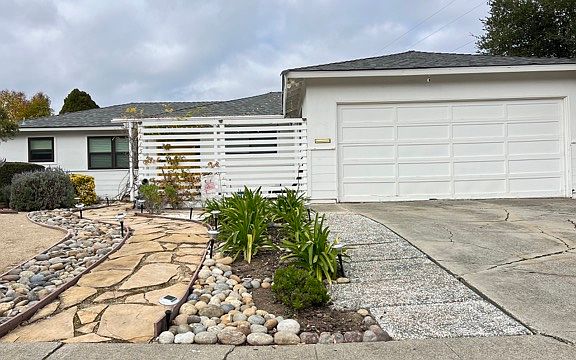 3rd image of 1115 Arlington Ln