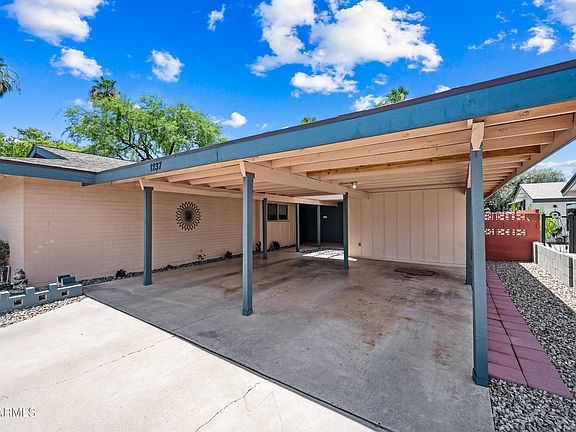 4th image of 1237 E MALIBU Drive