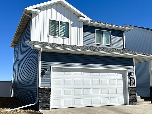 2nd image of 1090 Highland Ln W