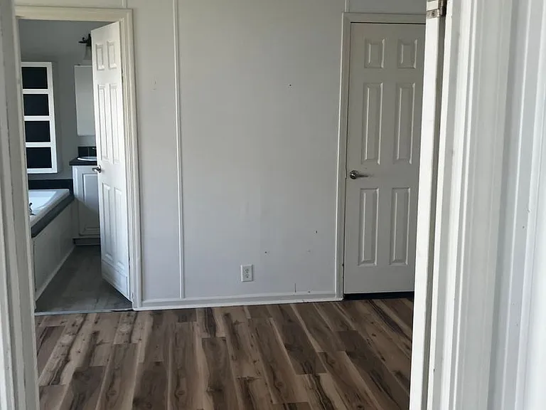 1626 Bradley Ln — Photo 7