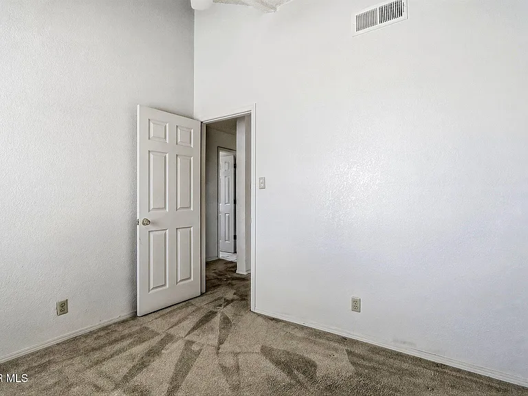 7765 Dianjou Dr — Photo 34