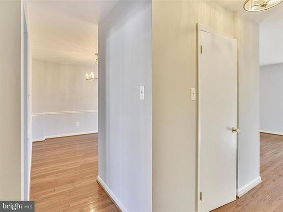 3rd image of 2932 Waterford Ct