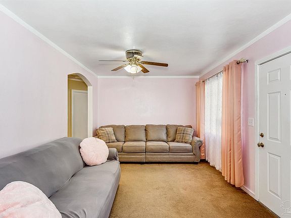 3rd image of 117 Myrtlewood Dr