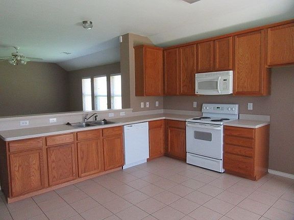4th image of 9952 Sourwood Dr