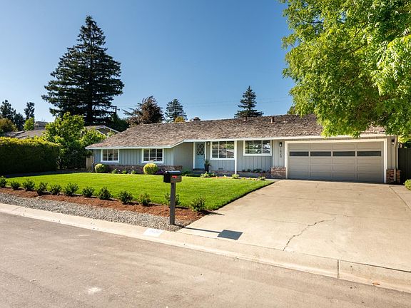 5th image of 1620 Pinehurst Dr
