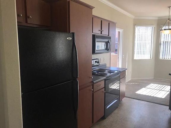 3rd image of 1941 S Pierpont Dr APT 1027